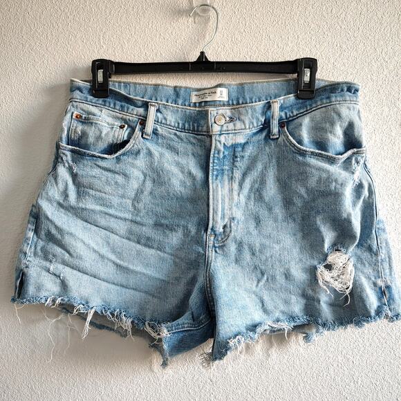 Abercrombie & Fitch Plus Size 16 Mom Shorts High Rise 4" Light Wash Denim Cutoff - Picture 1 of 7